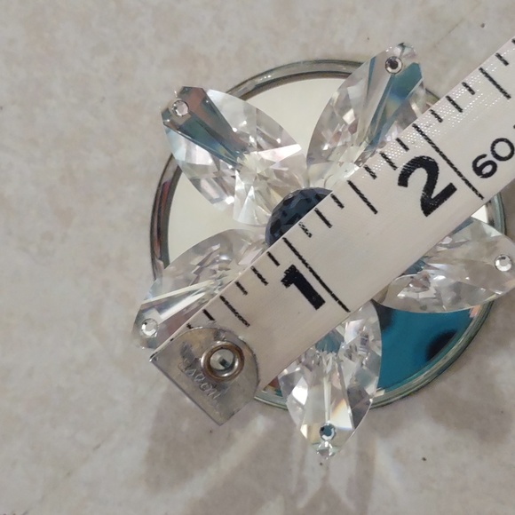 "Hadrian" Crystal Flower on Mirror. - Picture 6 of 9